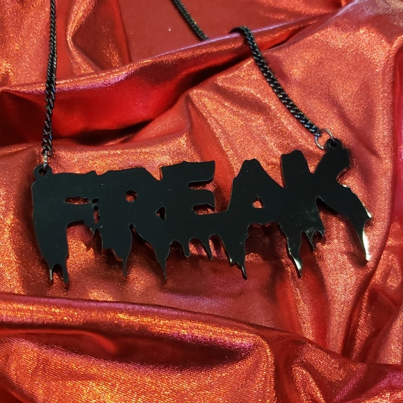 FREAK necklace - Picture 2 of 4